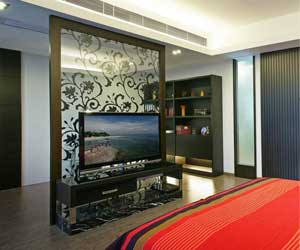 臥室電視背景墻怎么裝？