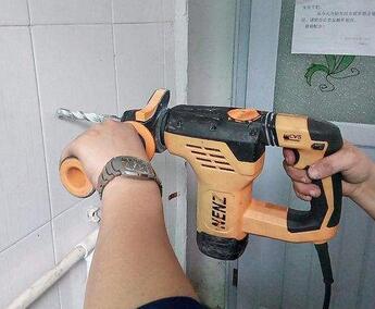 瓷磚打眼怎么做？需要注意什么呢？